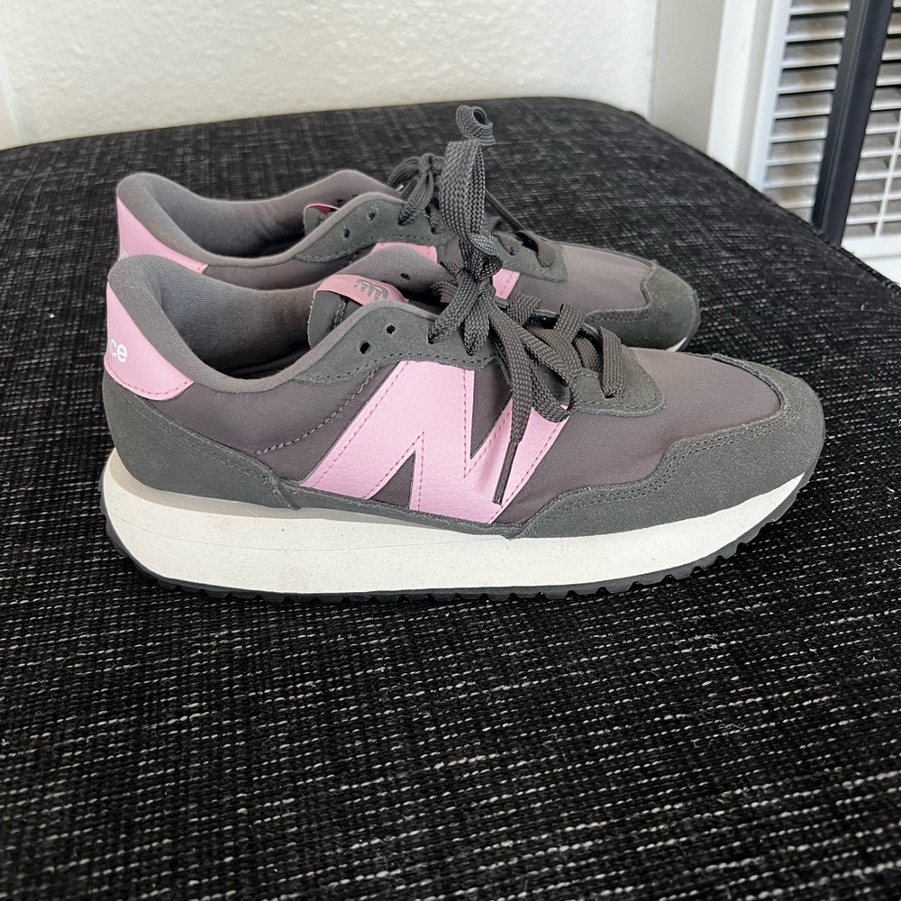 Womens New Balance 237